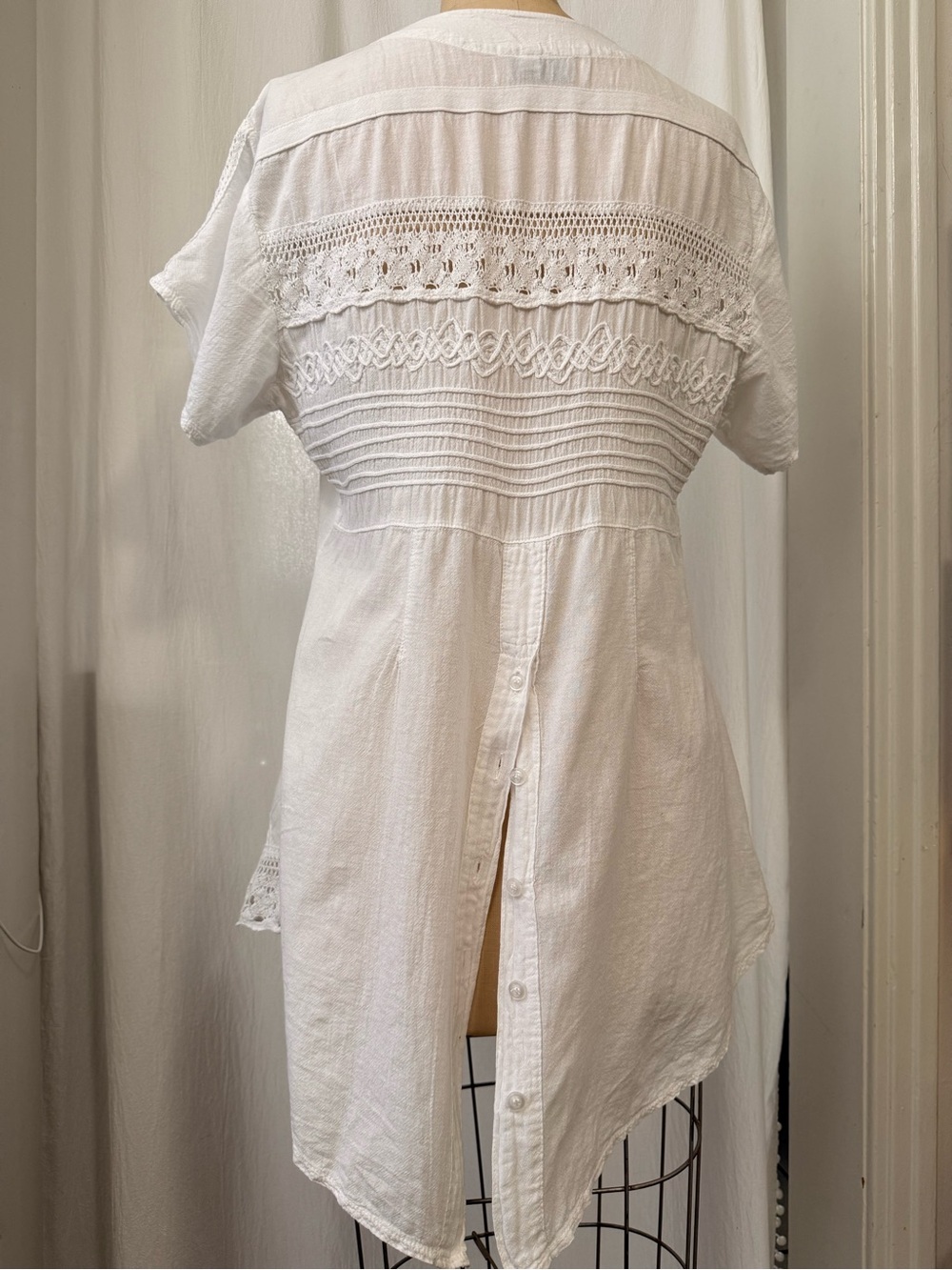 Caamano,  White Cotton Lace Pintuck Button Front Tunic Top sz XL - Picture 8 of 11